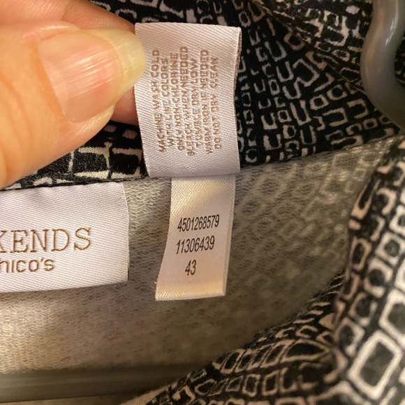 chicos weekends size 2 Pullover Top 3/4 Sleeve Stretch Shirt Medium 12 Black Wht - Picture 3 of 7